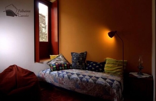 Sabugal e Aldeia de Santo Antonio Cottage | Self catering Palheiros do Castelo for 4 people