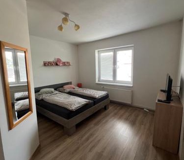 Levice House | -Self-Check- 4-bedroom family house with heated tub