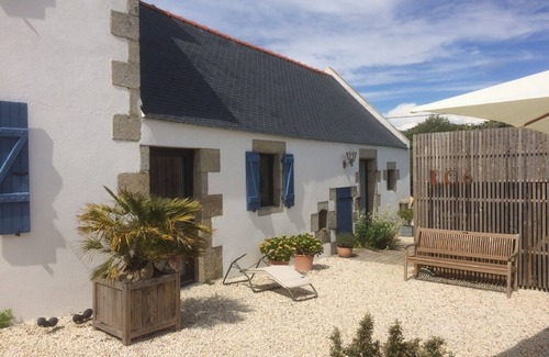 Cleden-Cap-Sizun Apartment | Self-contained studio with garden, Breton house on Baie des Trépassés