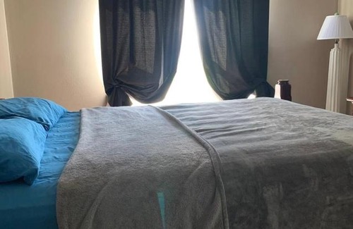 Walkerville Apartment | Self contained 2 level apartment with 4 bdrms & 2 bathroom