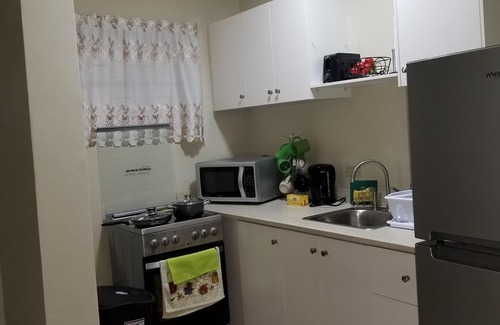 Eastwood Park Apartment | Self Contained Gated Studio Apartment in the heart of Kingston