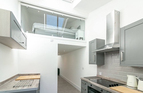 Stevenage House | Self-contained one Bedroom House - King Pin Corner