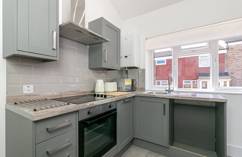 Stevenage House | Self-contained one Bedroom House - King Pin Corner
