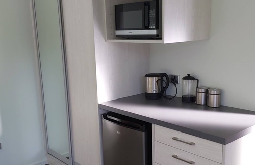 Waipiata Apartment | Self Contained Studio Unit on Rail Trail, Waipiata