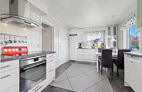 Flakstad House | Selmas hus