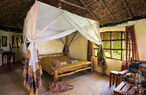 Selous Game Reserve Cabin | Selous River Camp