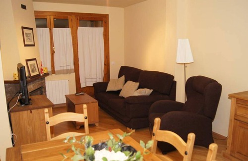 Linsoles Apartment | Selva de Conques - Three Bedroom Apartment, Sleeps 6