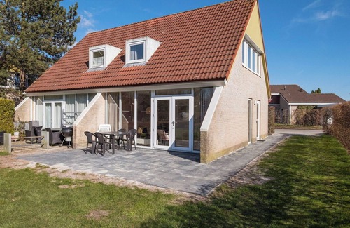Vlagtwedde Cottage | Semi-detached bungalow for 5 persons