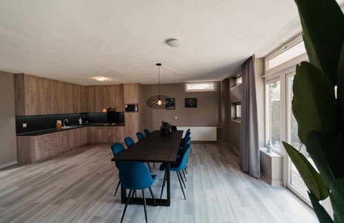 Terwolde House | Semi–detached bungalow for 10 people with a sauna