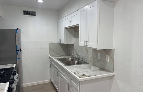 Old East Dallas Apartment | Semi Furnished 1-Bedroom Apartment : 1518 Haskell Avenue