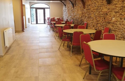 Roanne Apartment | Seminar room - Chapelle St Nicolas