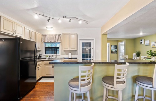South Pinellas Community Council House | Seminole Shores~Private Pool, BBQ, Outdoor Games