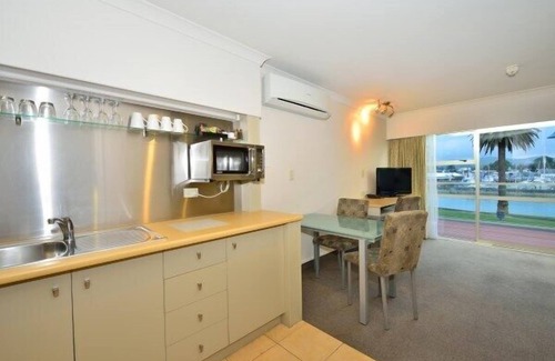 Gisborne Hotel | Senator Motor Inn