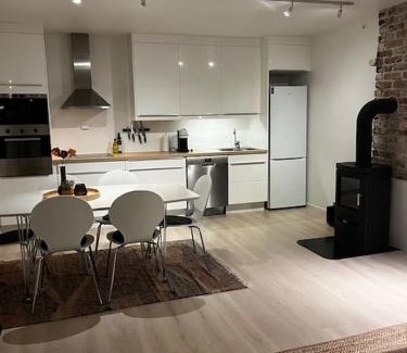 Sandnes Apartment | Sentral og lys leilighet med stor uteplass og gratis parkering