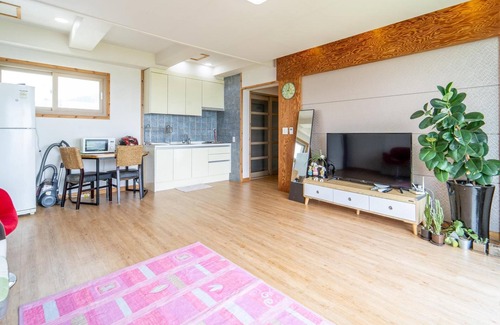 Andeok House | Seogwipo Geora Pension