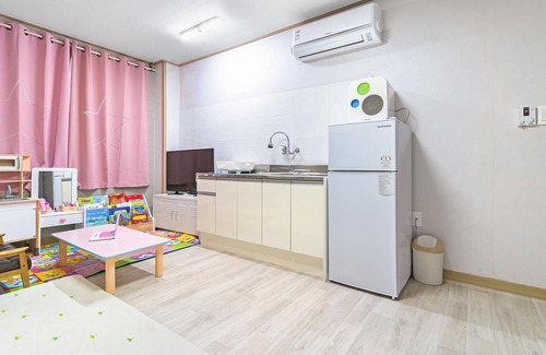Pyoseon House | Seogwipo Sangsangnamu kiz Pension