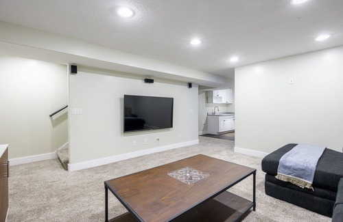 Heber House | SEP-NOV PROMO Buy 4 get 5th free- Pet-friendly- Sleeps 18- Hot tub