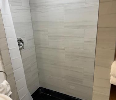 Ottawa Division Apartment | Separate, Big living room, bedroom, and private bathroom