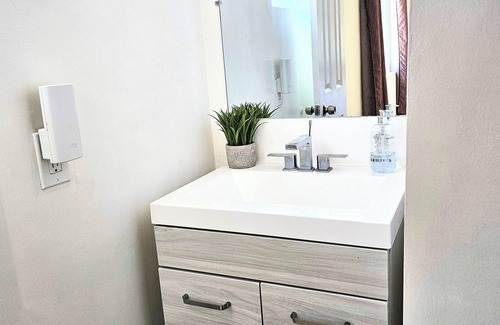 Monterey Park House | Separate Private Access Big Master Suite