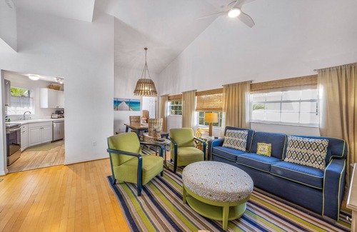 Holmes Beach House | September Golf Cart Special