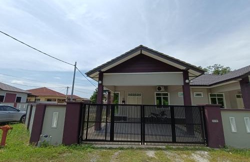 Dungun House | Serai Homestay