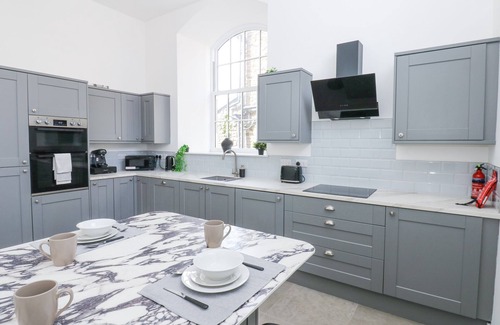 Eastgate House | SERAPHIM HOUSE, pet friendly, with hot tub in St John's Chapel