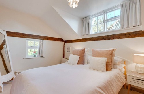 Martlesham Heath House | Serena Cottage - Two Bedroom House, Sleeps 3