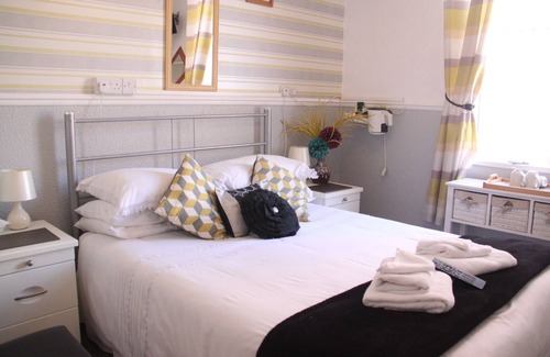 Skegness Bed & Breakfast | Serena Court Hotel