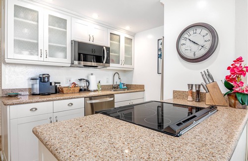 Maili Condo | SERENDIPITY ON THE MOANA - Legal & Oceanfront - Great for Work & Play!