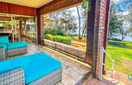 Balcolyn House | Serendipity - Relaxing lakefront escape
