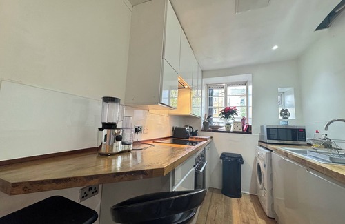 Stockwell Apartment | Serene 1BD Flat, 7 Mins from Clapham Common