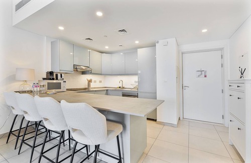 Deira Apartment | Serene 1BR Stay w/Pool, Gym, & Kids Playground