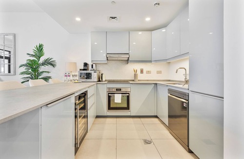Deira Apartment | Serene 1BR Stay w/Pool, Gym, & Kids Playground