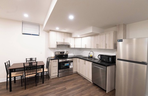 Oakville Apartment | Serene 2-bedroom Basement apartment with AC in Oakville