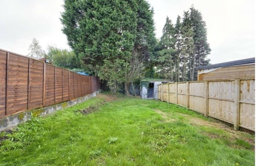 Bon-y-maen House | Serene 2- Bedroom House at Cefn Road