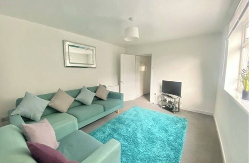 Bon-y-maen House | Serene 2- Bedroom House at Cefn Road