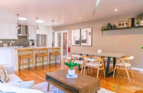Northwood House | Serene 2BR Retreat Great Views Private Hot Tub
