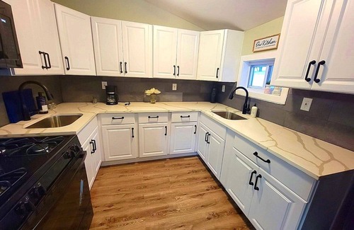 Hurleyville House | Serene 3-Bedroom Home with Dome, Hot Tub, Sauna