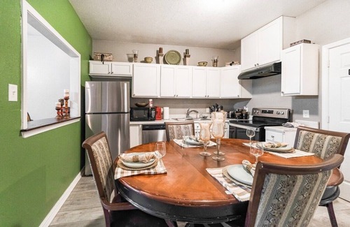 Northeast Houston Apartment | Serene 3 -Bedroom Home Rural
