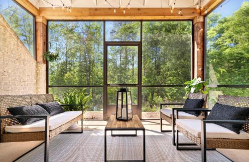 Auburn - Opelika House | Serene 3BR, Family Friendly, Remote Workspace, Sleeps 8!