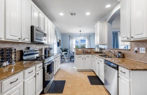 Cibolo House | Serene 5br Private Pool Sleeps 10 Pets Allow