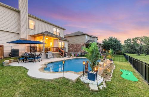Cibolo House | Serene 5br Private Pool Sleeps 10 Pets Allow