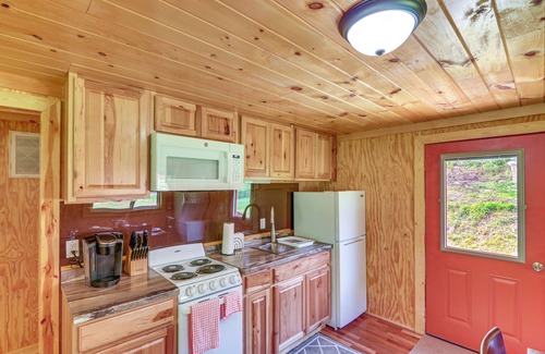 Beattyville Cabin | Serene Beattyville Cabin: 24 Mi to Red River Gorge