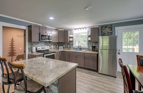 Bryant House | Serene Bryant Retreat w/Private Hot Tub!