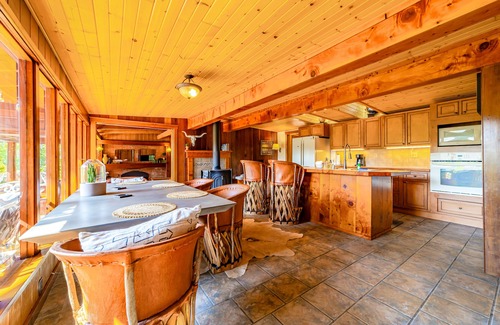 Salyer House | Serene cabin with large deck, woodstoves & trail to river beach - dog-friendly