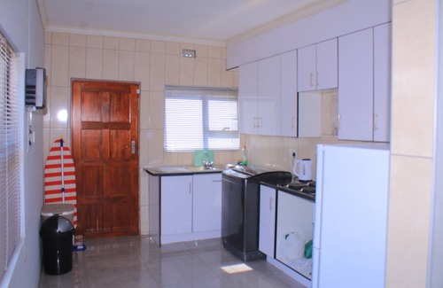 Francistown House | Serene Cottage