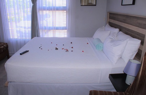 Francistown House | Serene Cottage