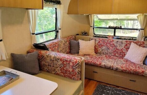 Pleasant Hill House | Serene Countryside Glampingn