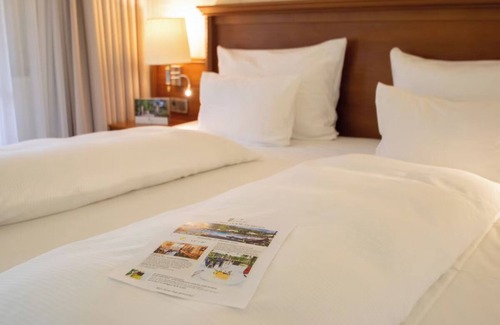 Ootmarsum Hotel | Serene Countryside Room Minutes from Galleries and Cafes - Near Huis Singraven
