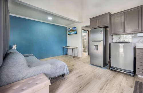 Kent Apartment | Serene Escape - Central & Modern with AC